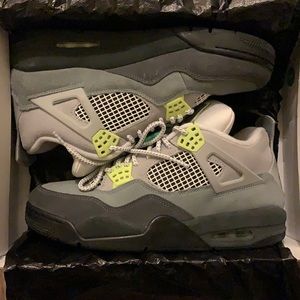 Jordan 4 Retro SE 95 Neon